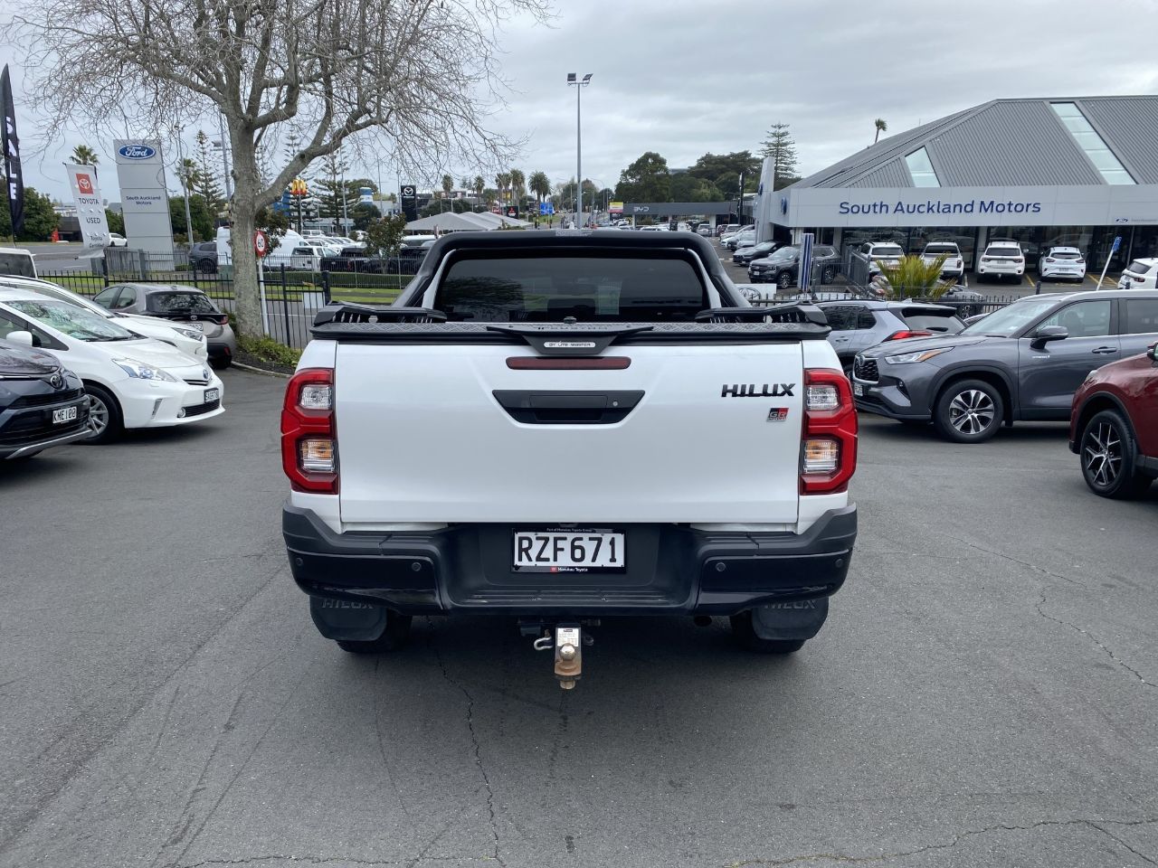 Vehicle image 3