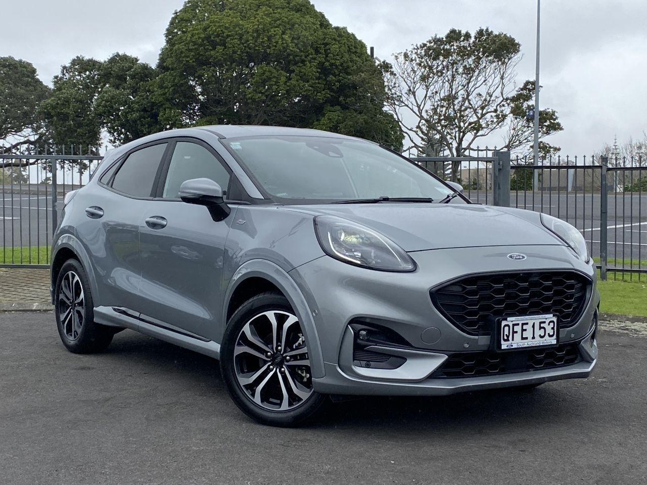 Vehicle image 3