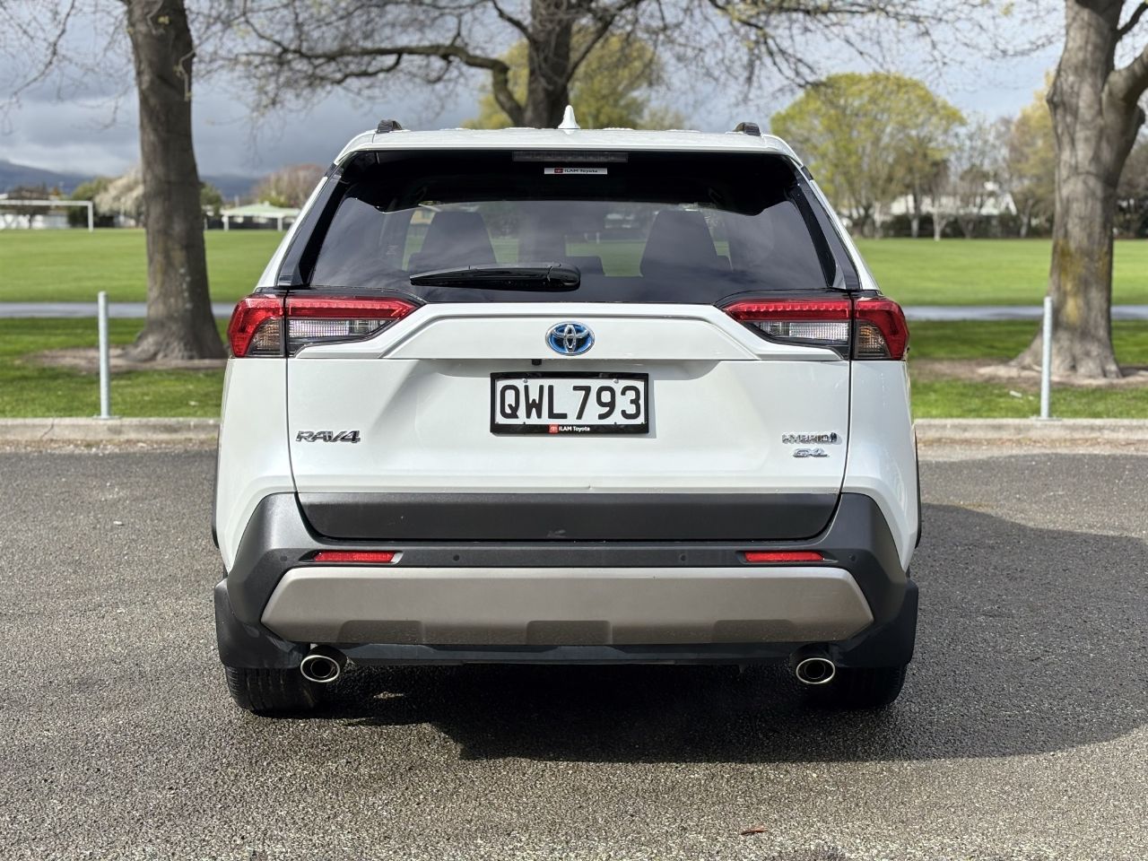 Vehicle image 4
