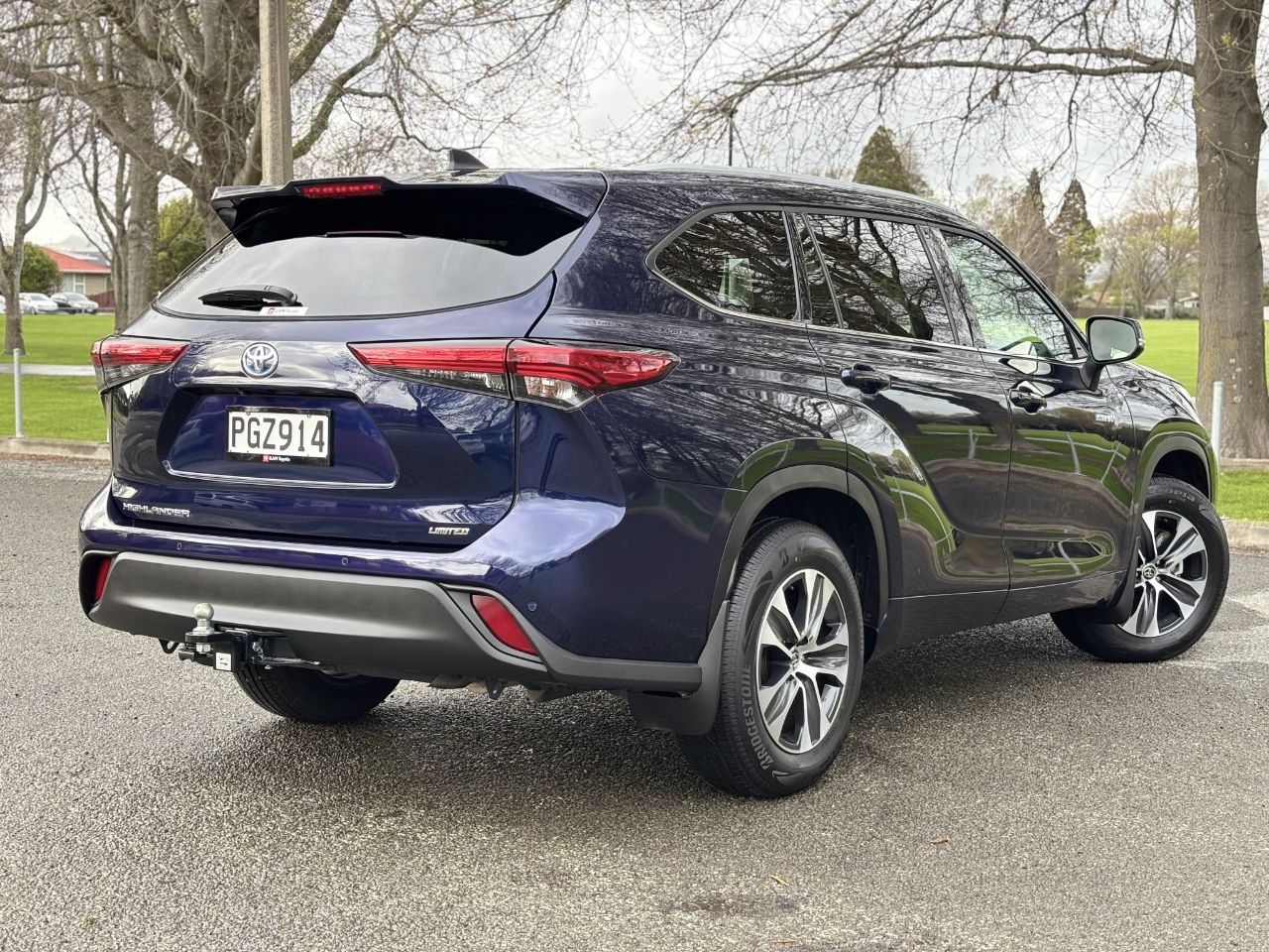 Vehicle image 5