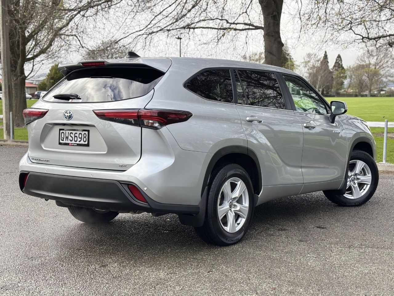 Vehicle image 5