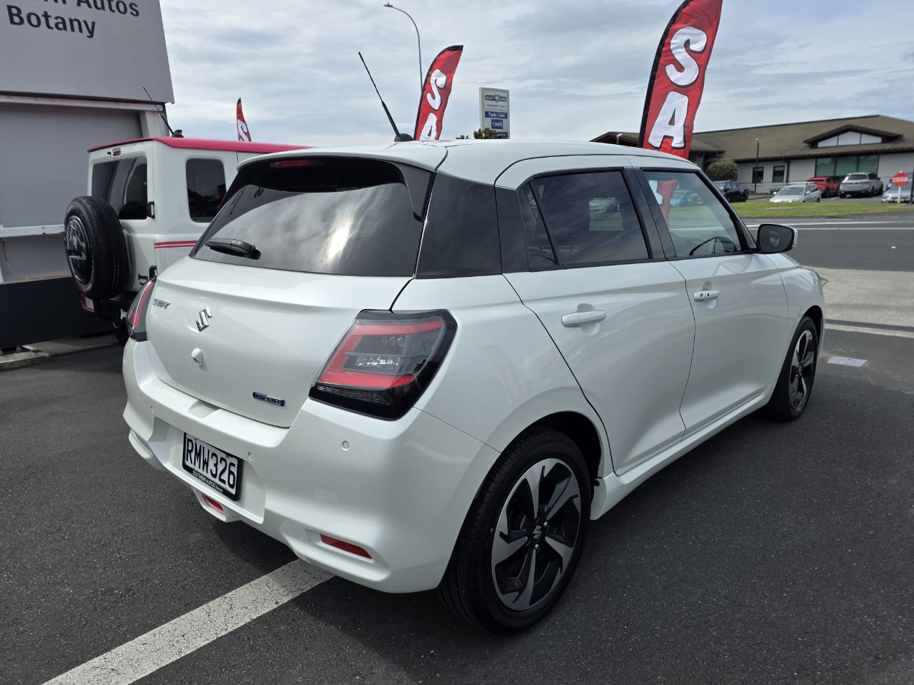 Vehicle image 5
