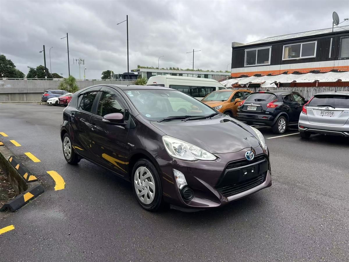 Vehicle image 3