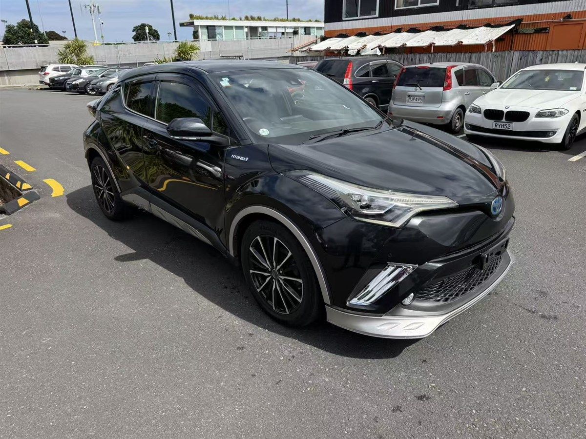 Vehicle image 3
