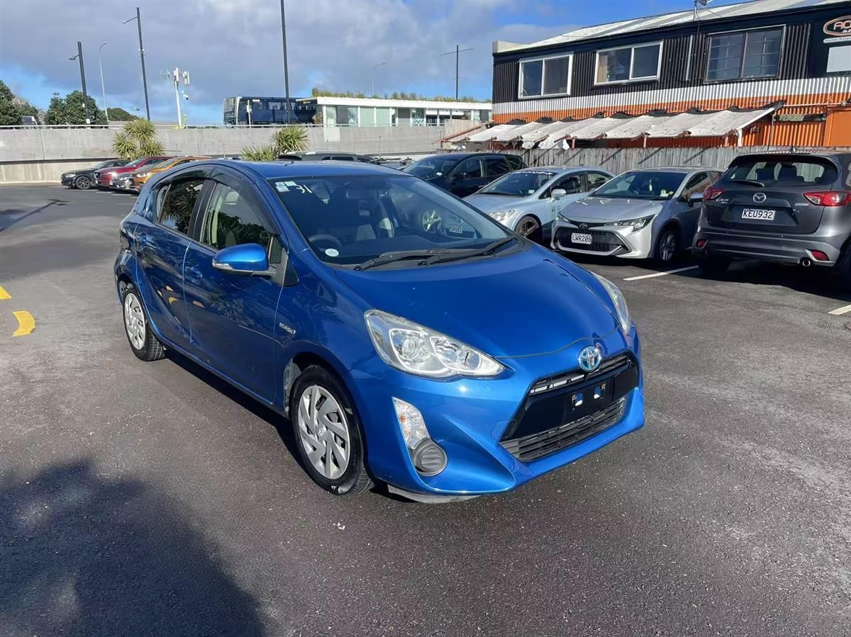 Vehicle image 3