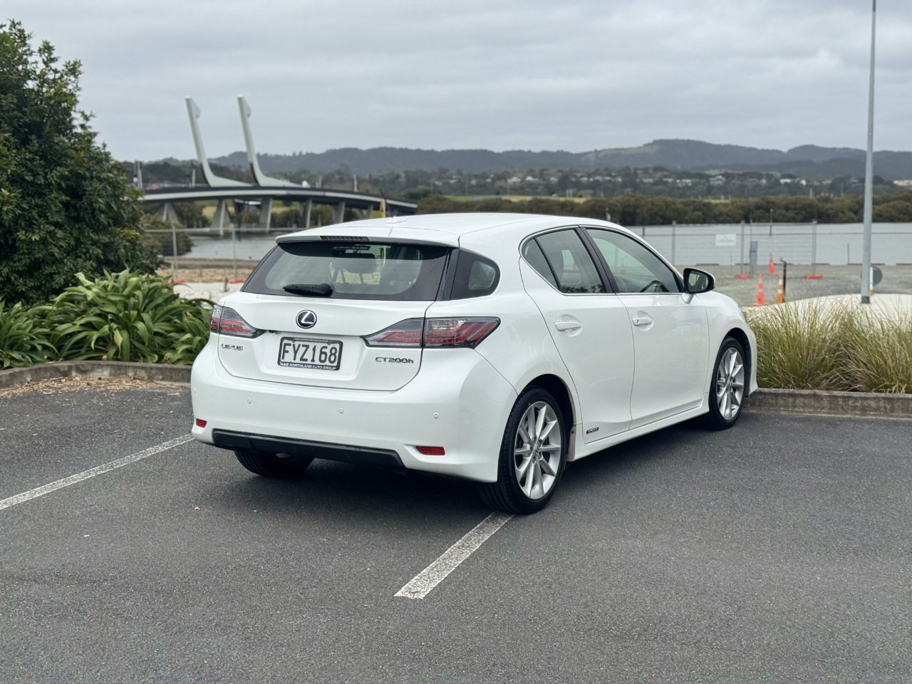Vehicle image 4
