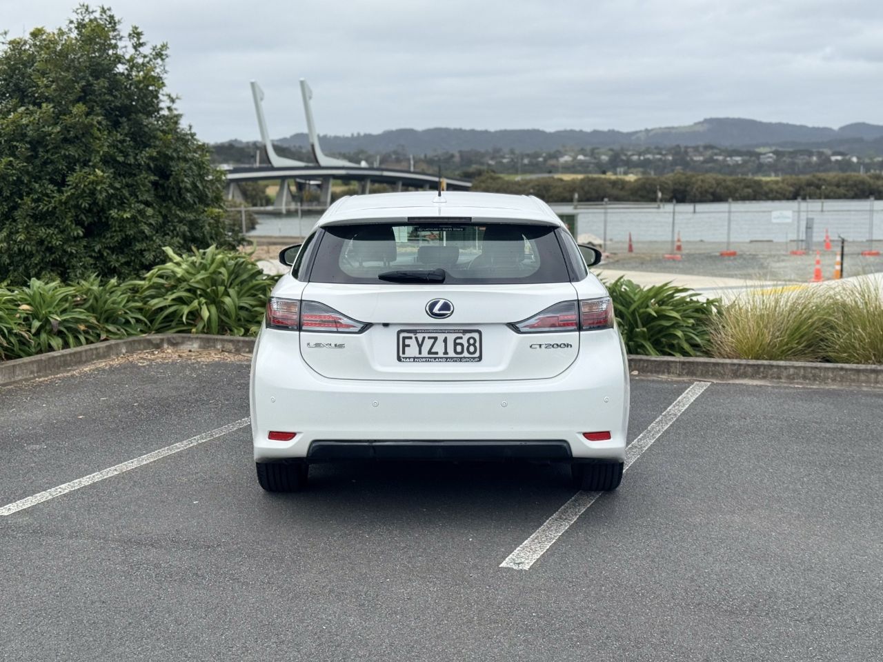 Vehicle image 5