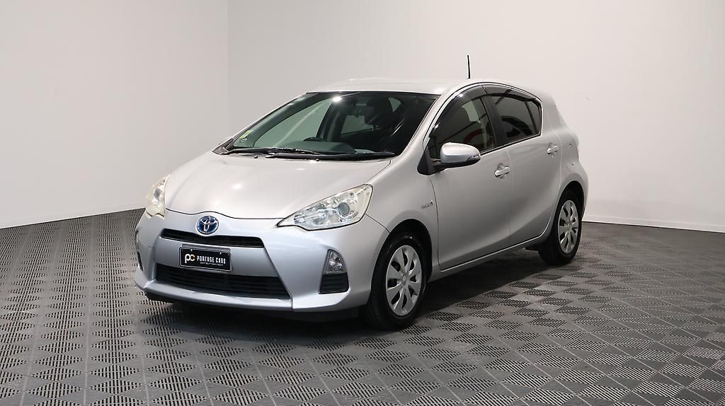 Vehicle image 3
