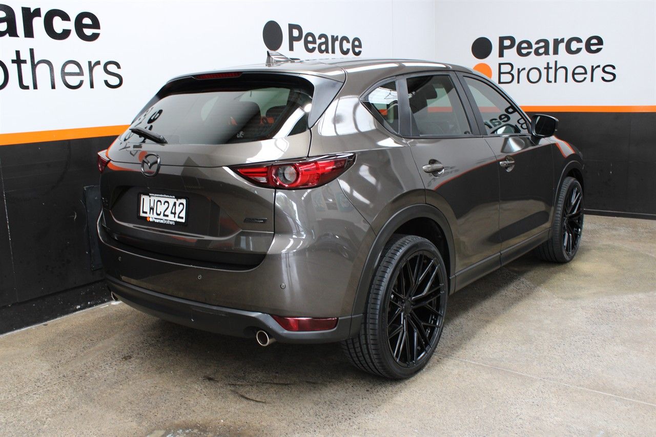 Vehicle image 5