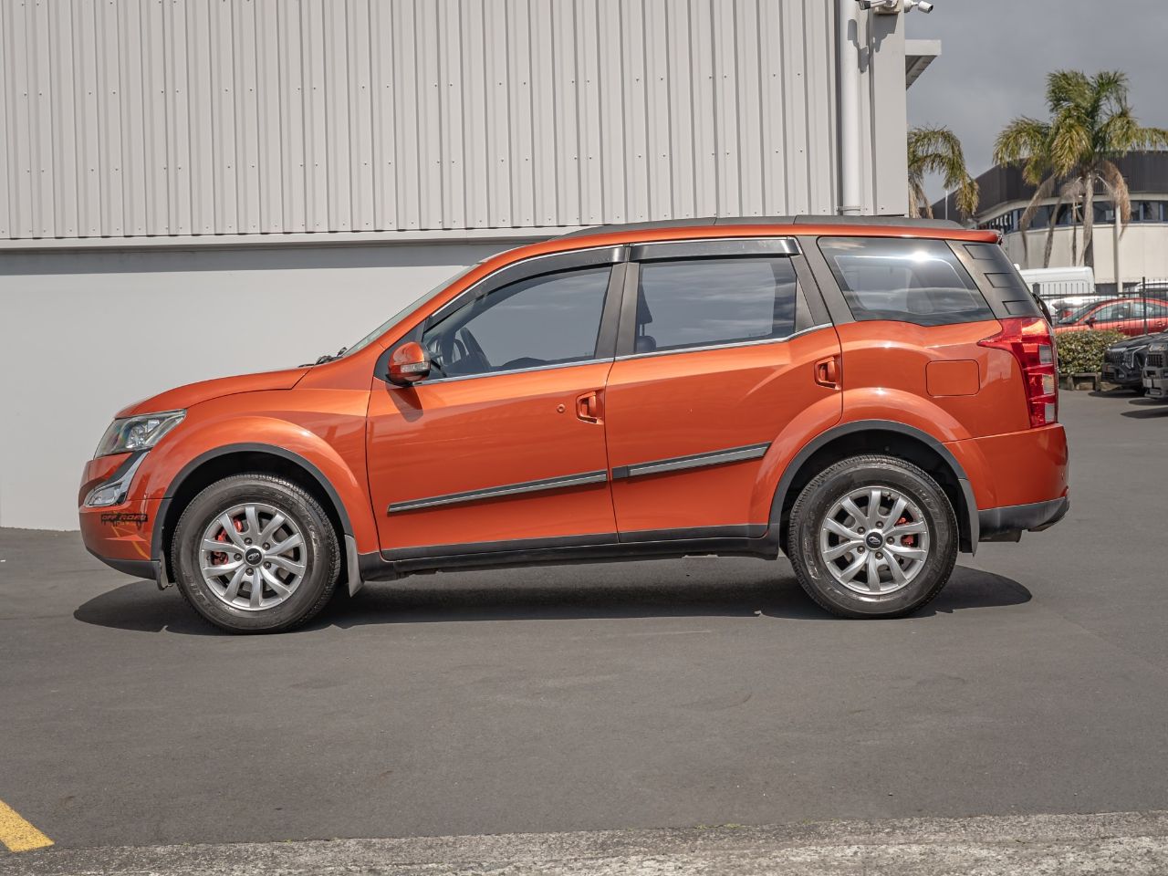 Vehicle image 4