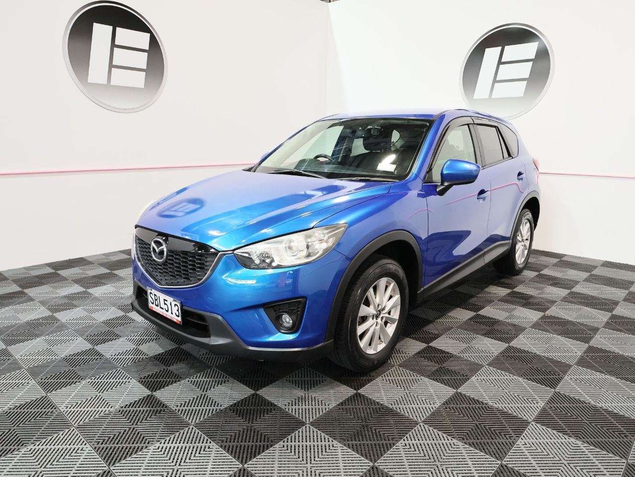 Vehicle image 5