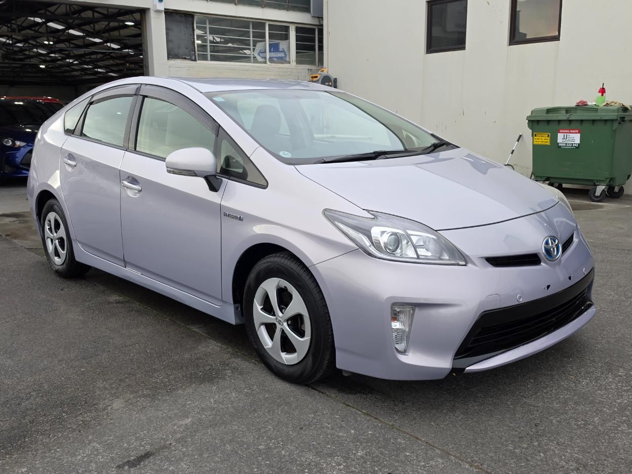 Vehicle image 3