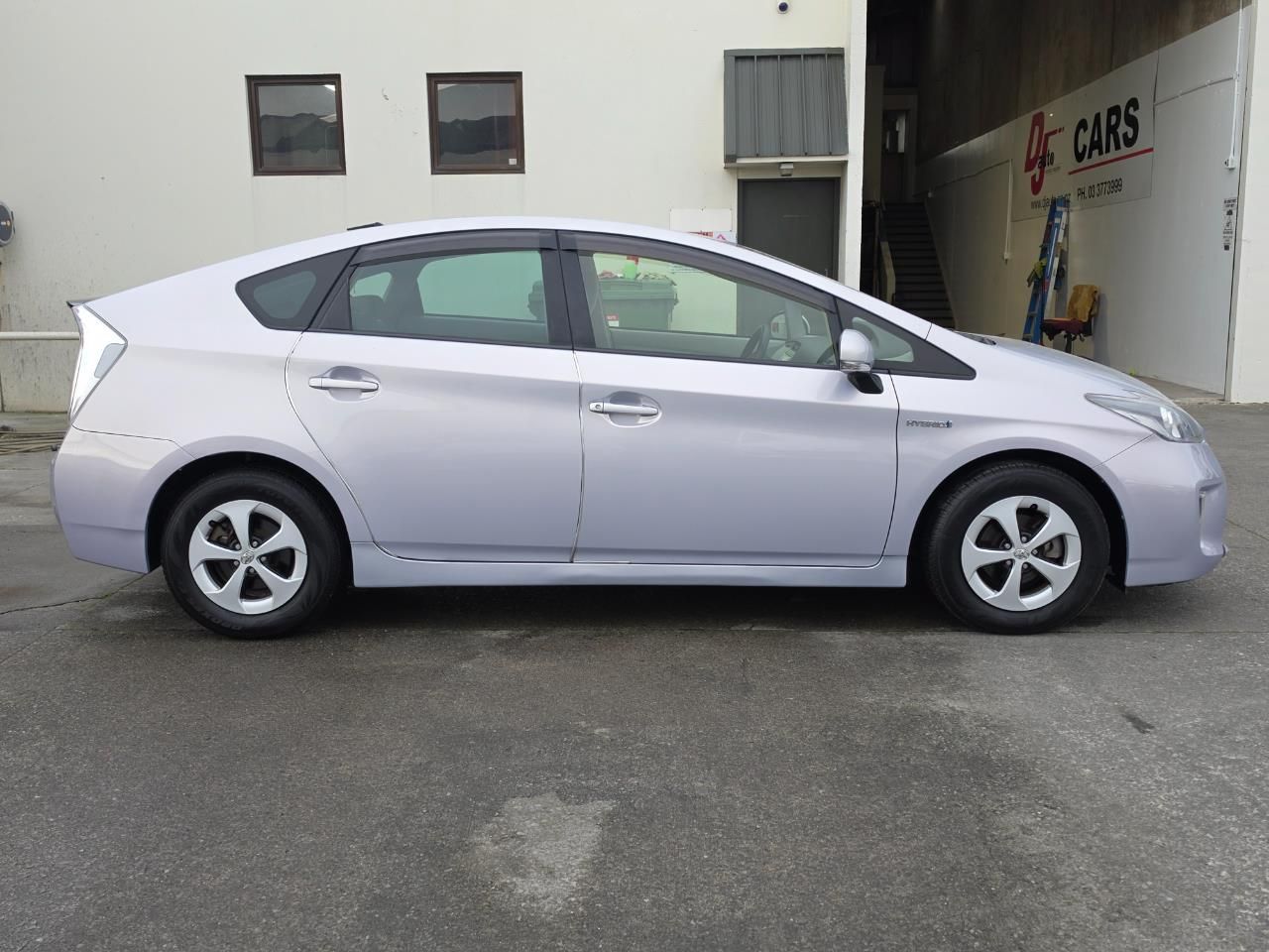 Vehicle image 4
