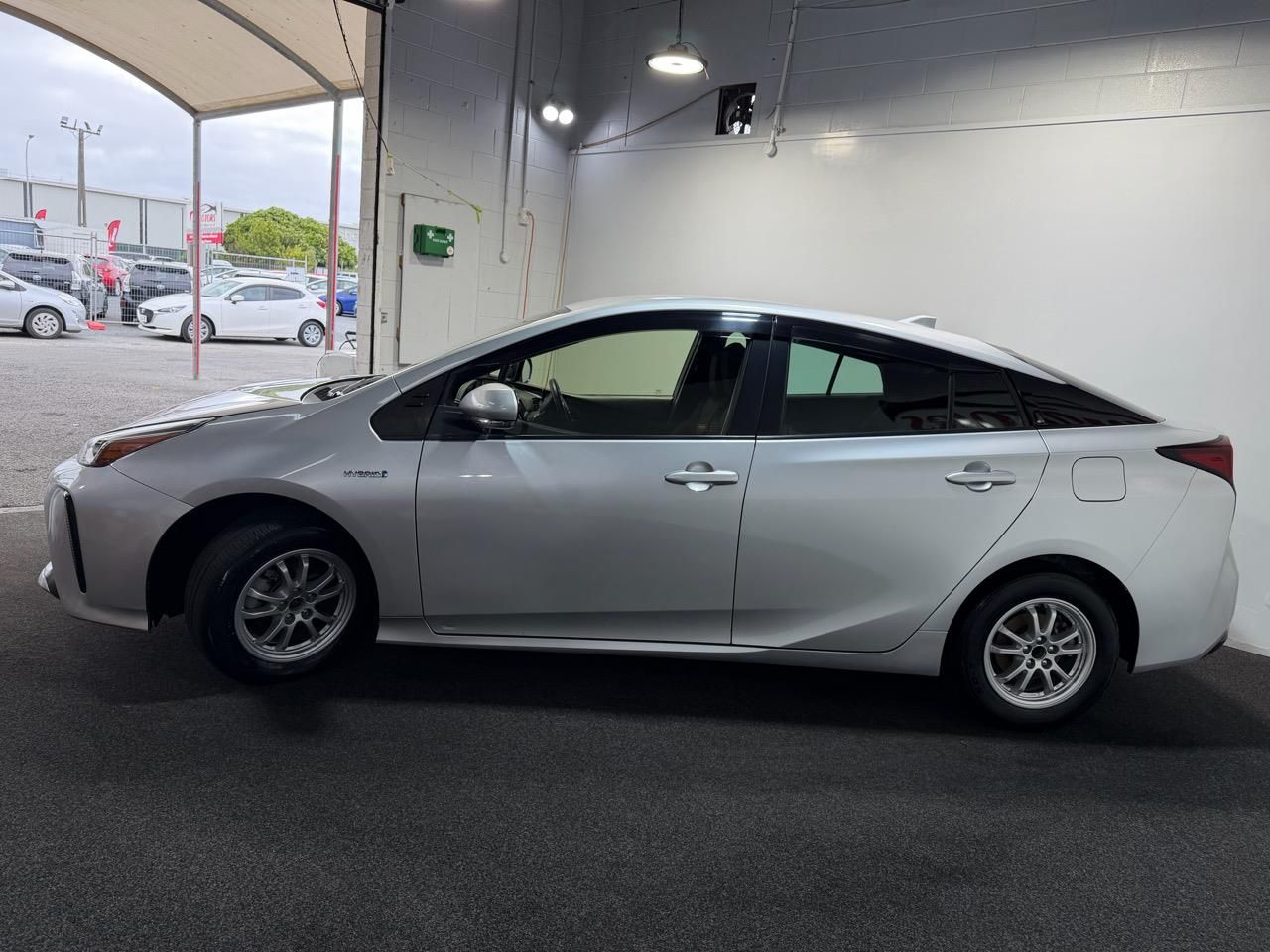 Vehicle image 5