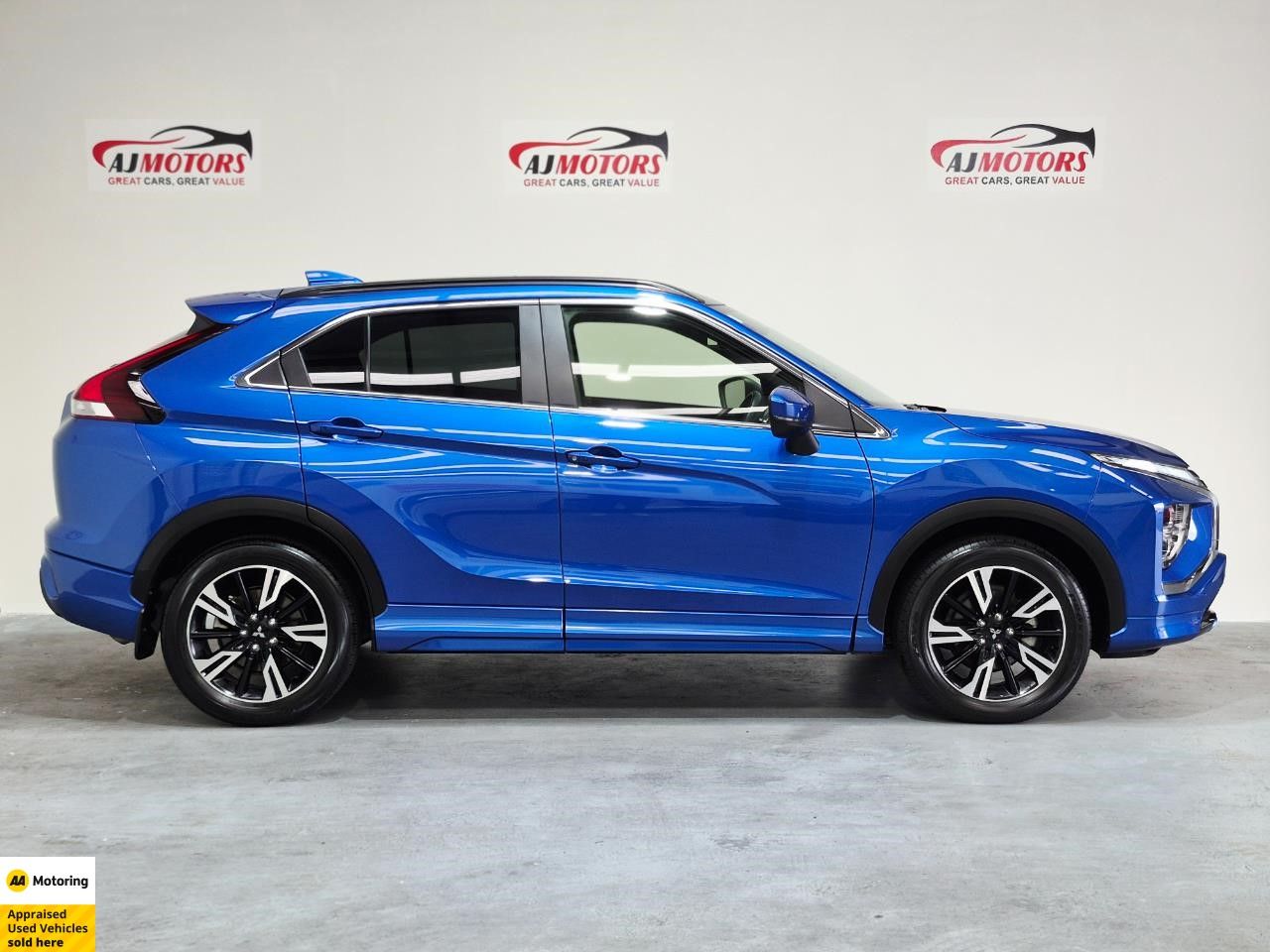 Vehicle image 3