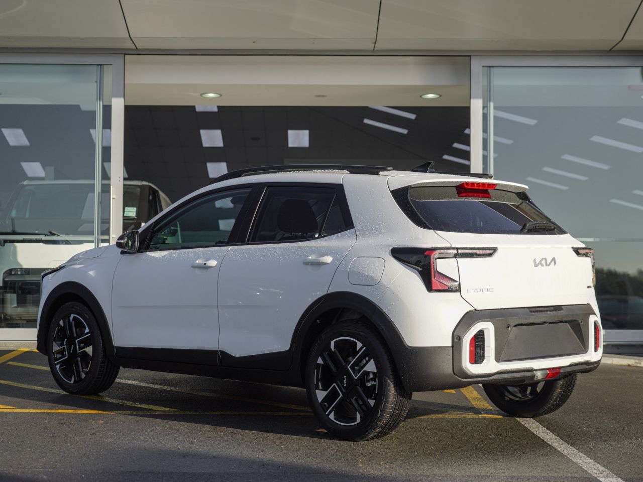 Vehicle image 3