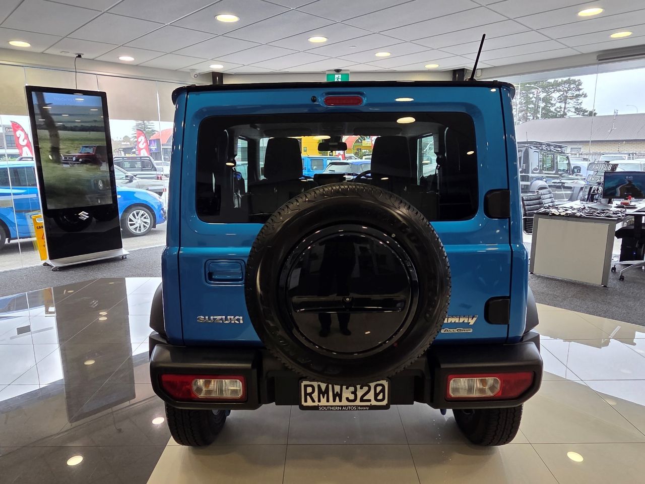Vehicle image 5