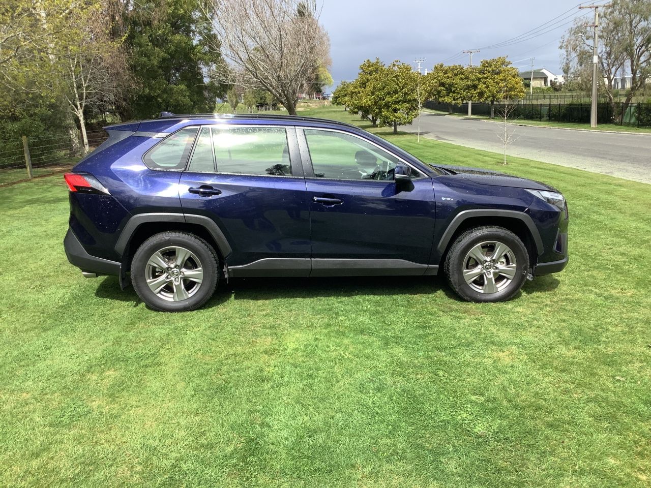 Vehicle image 4