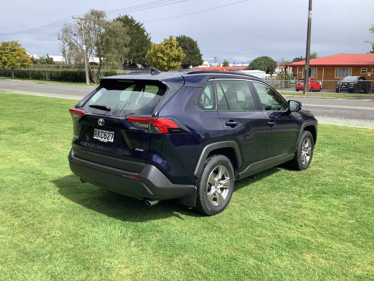 Vehicle image 5