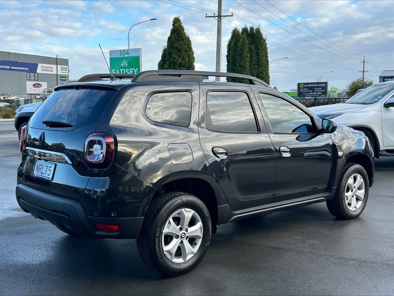 Vehicle image 3