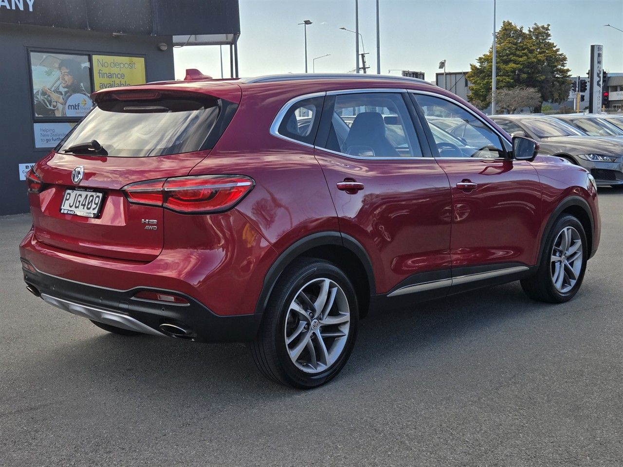 Vehicle image 3