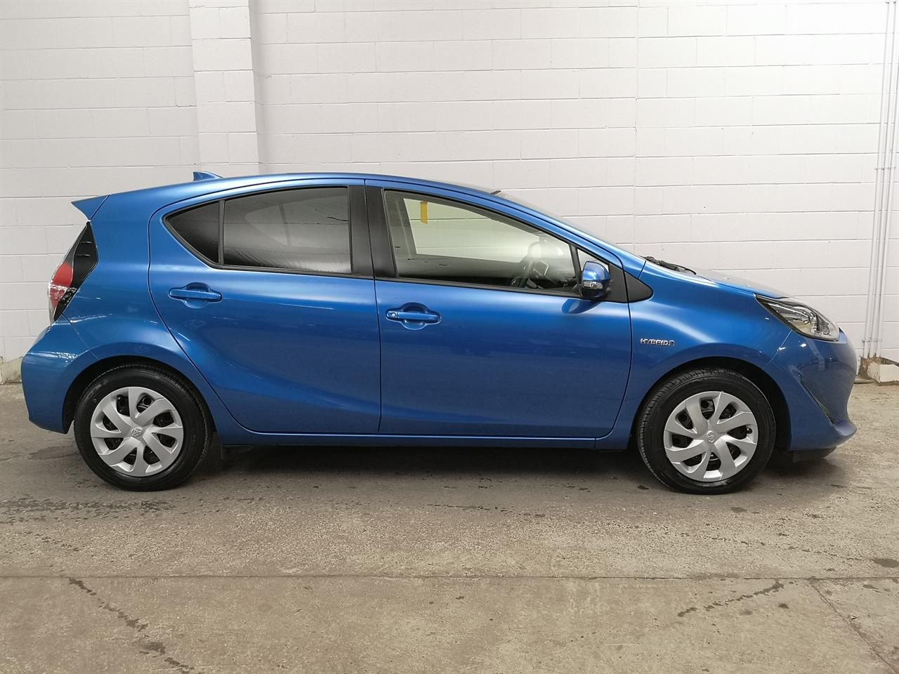 Vehicle image 3