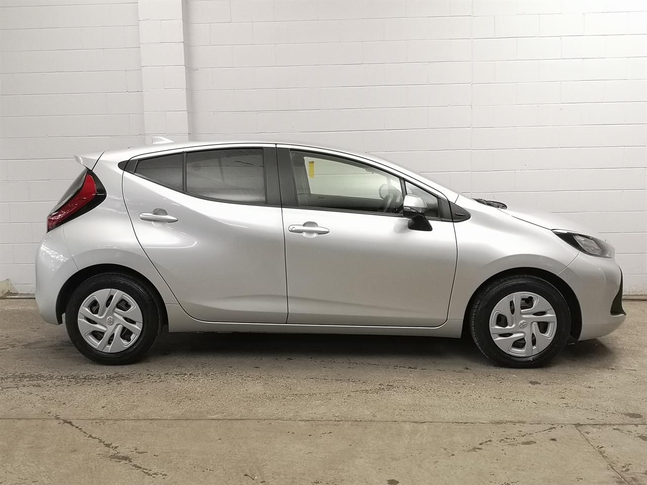 Vehicle image 3