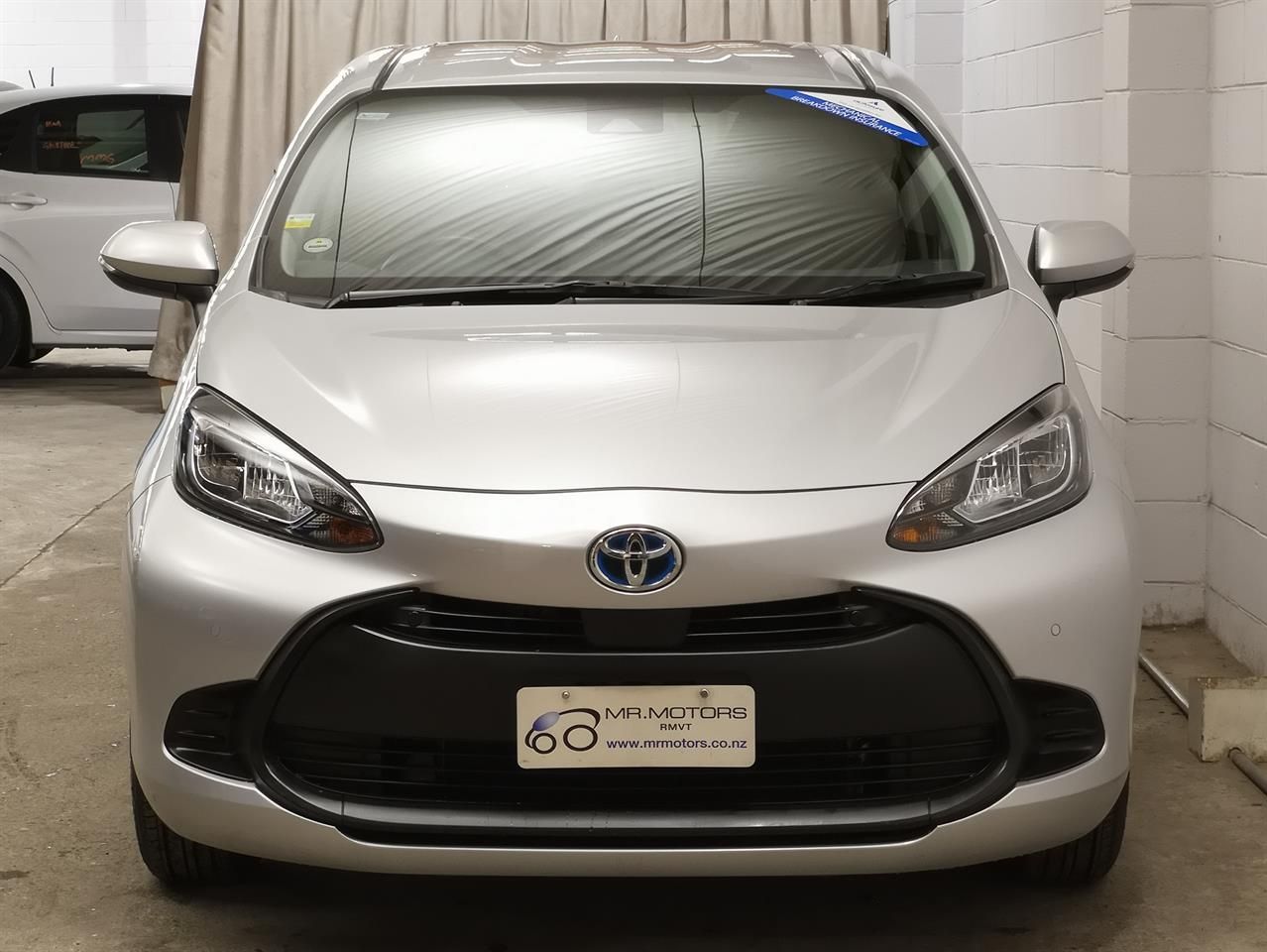 Vehicle image 4