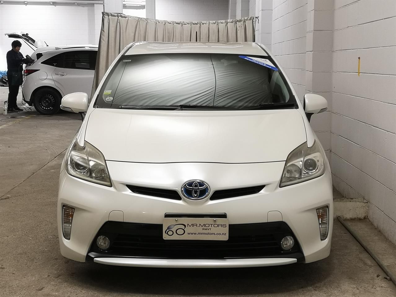 Vehicle image 4