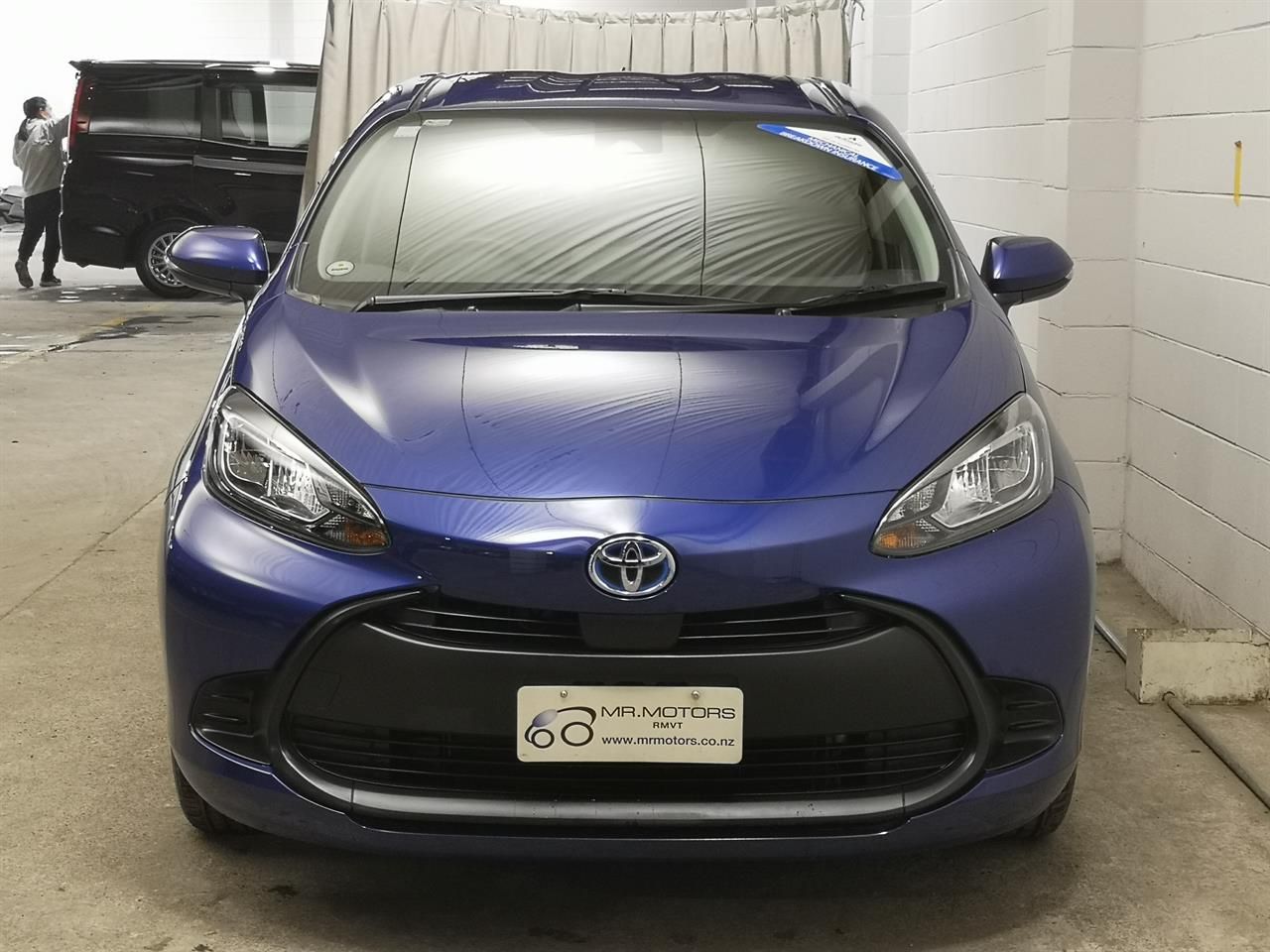 Vehicle image 4