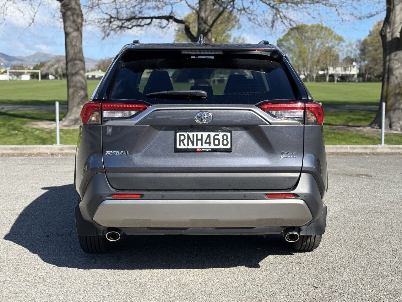 Vehicle image 4