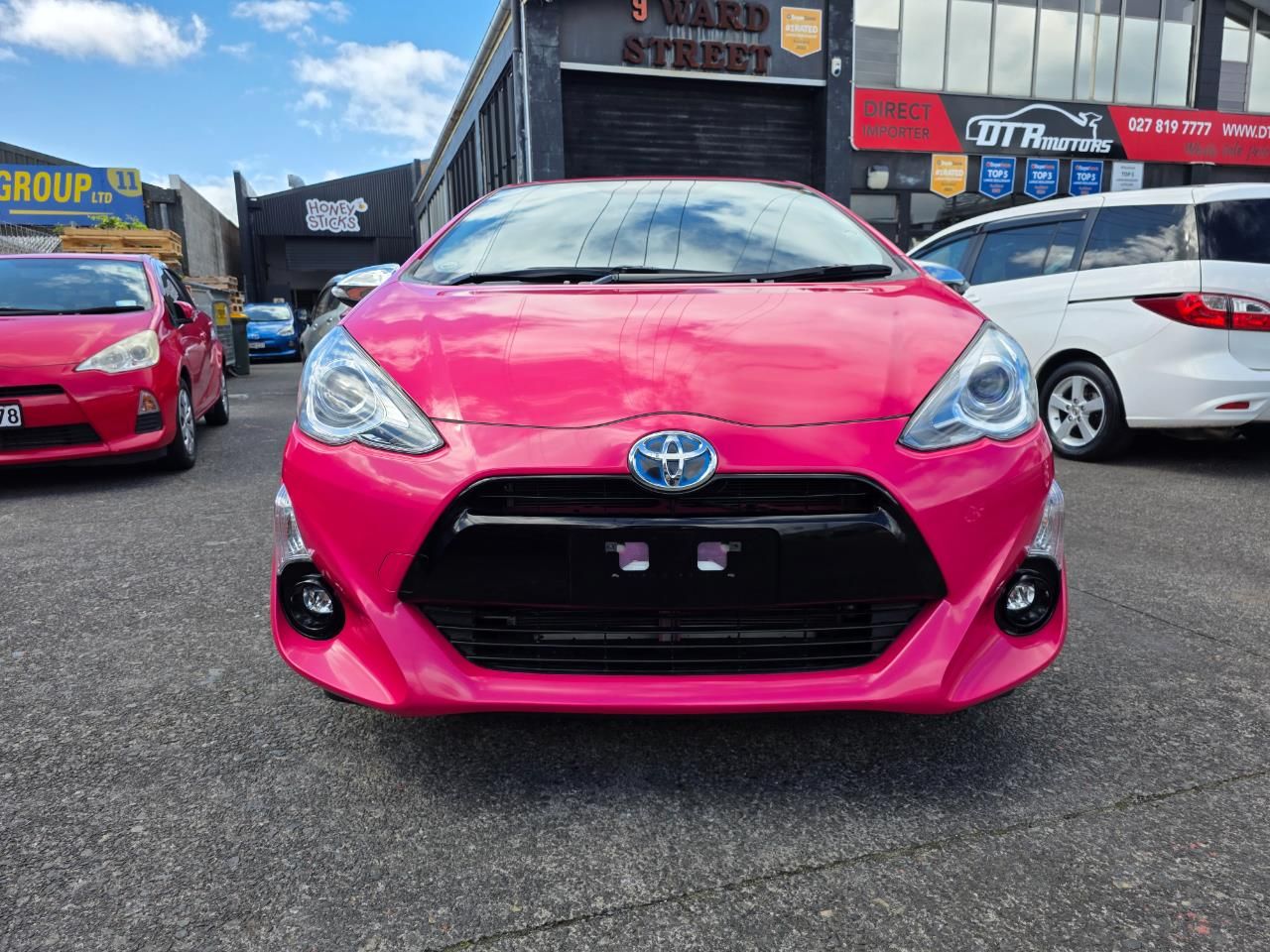 Vehicle image 3