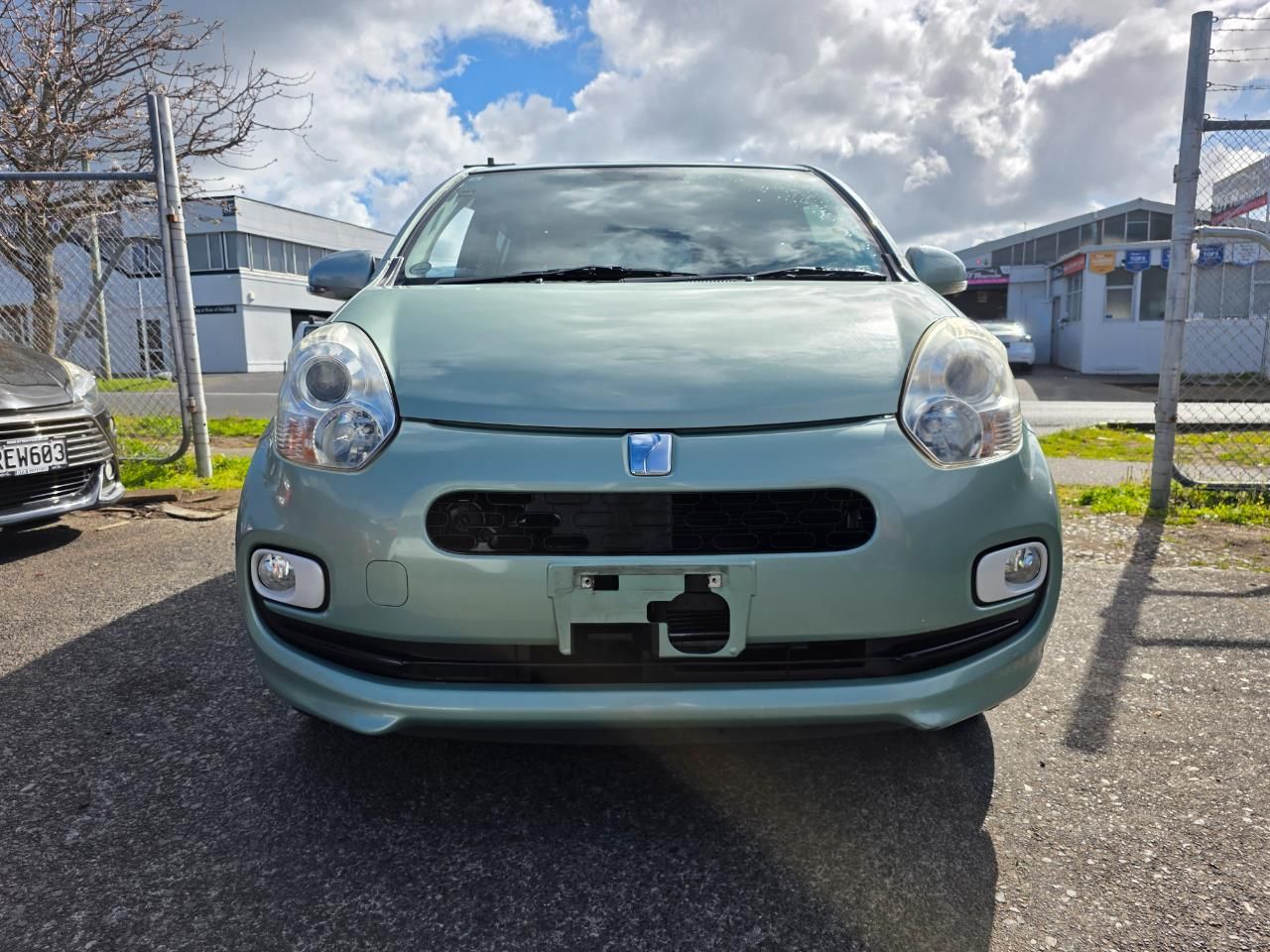 Vehicle image 3