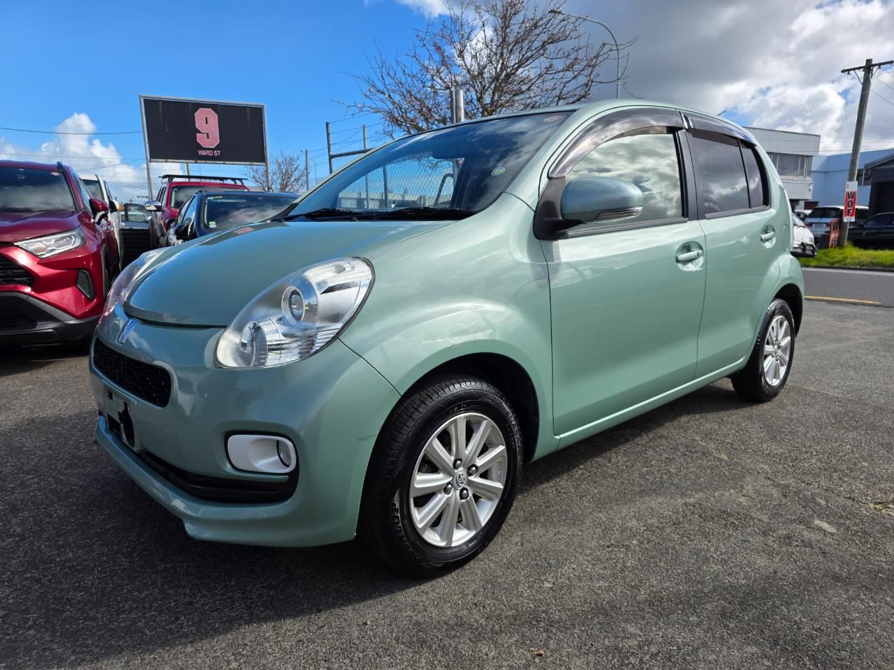 Vehicle image 4