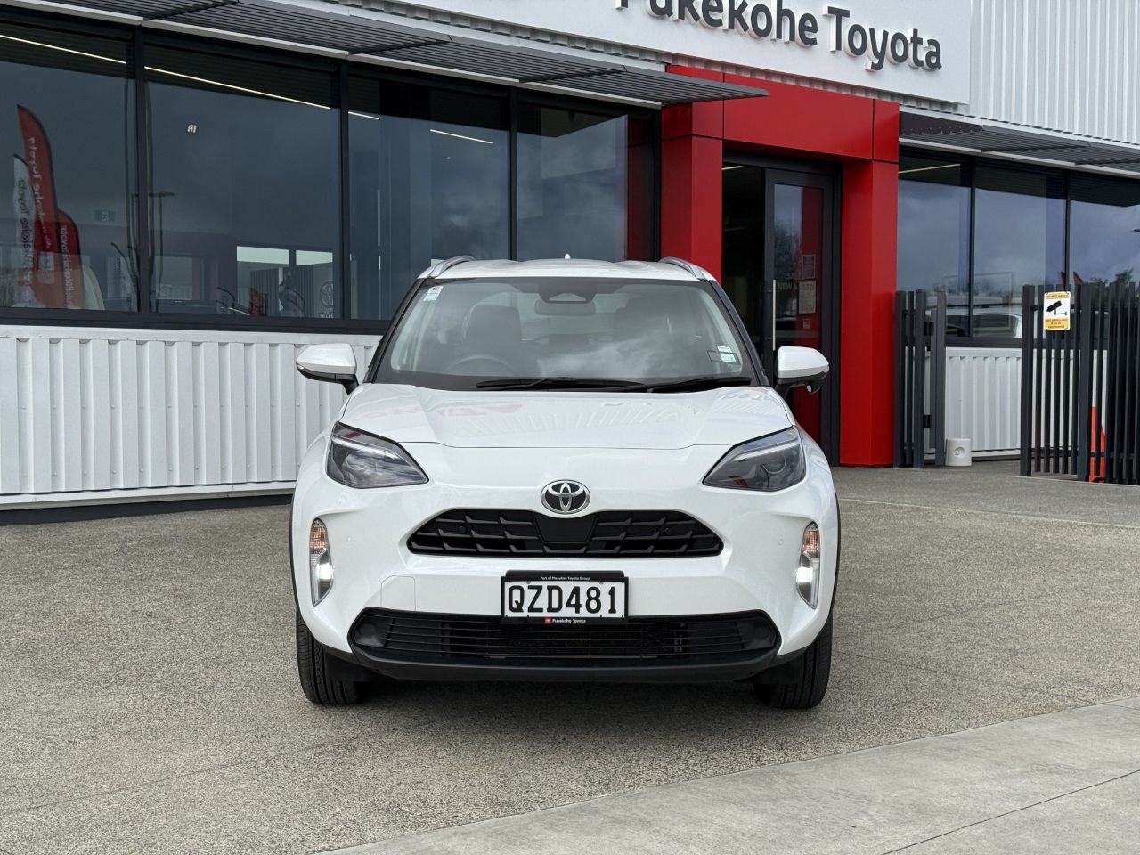Vehicle image 3