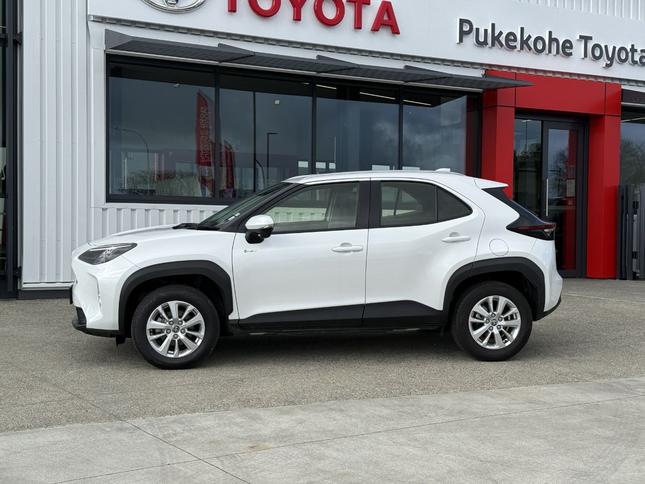 Vehicle image 5