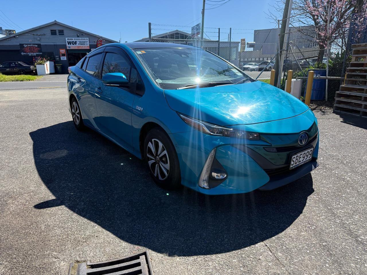Vehicle image 4