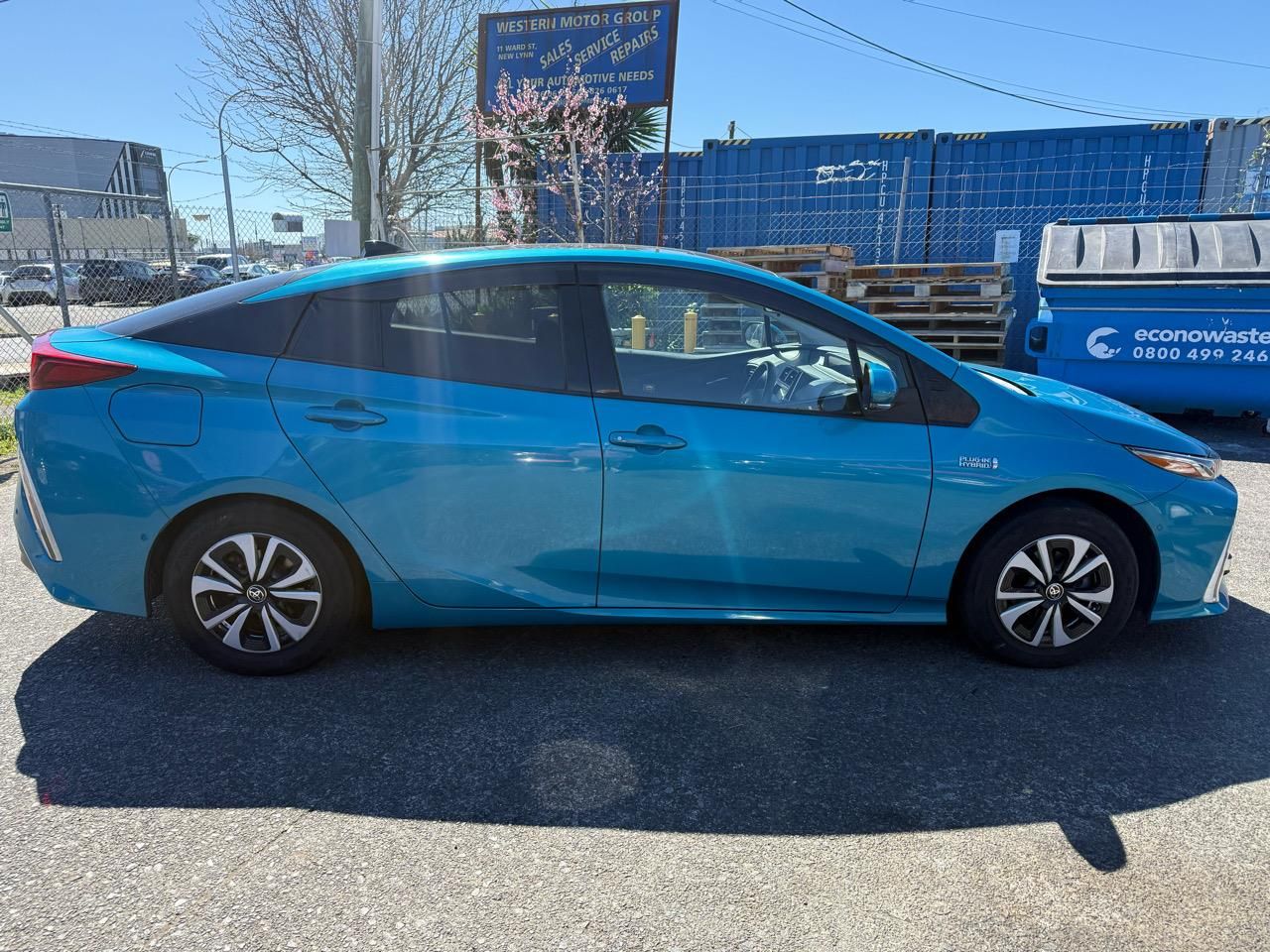 Vehicle image 5