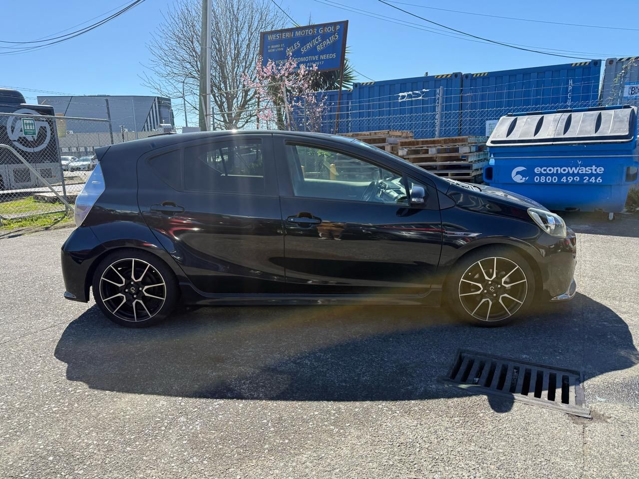 Vehicle image 3