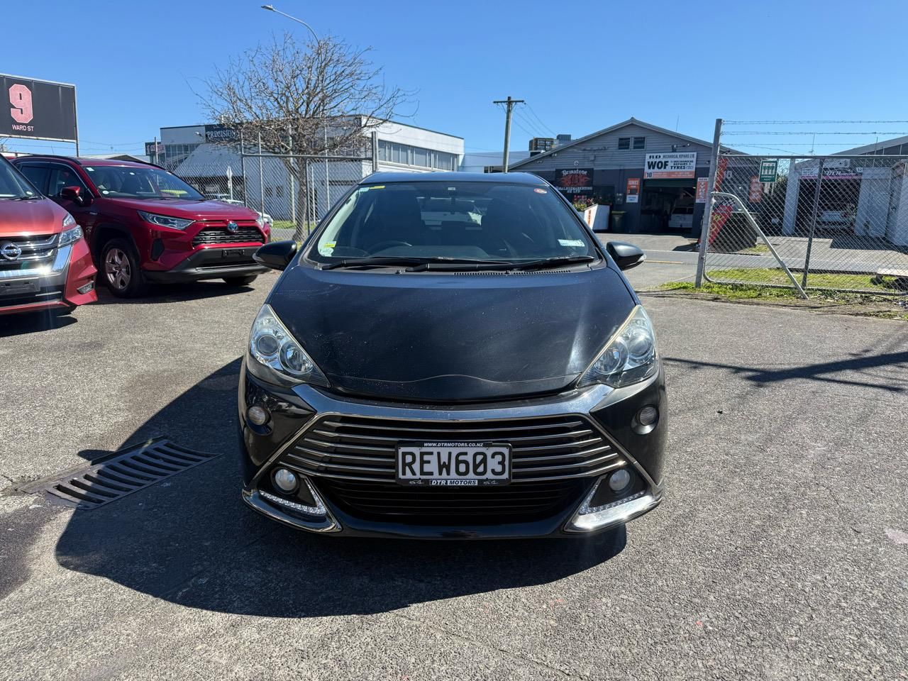Vehicle image 4