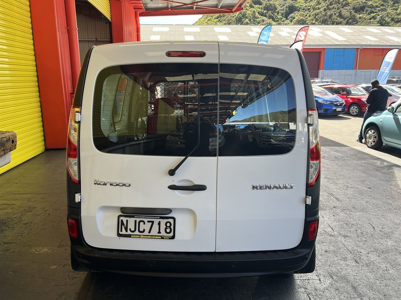 Vehicle image 5