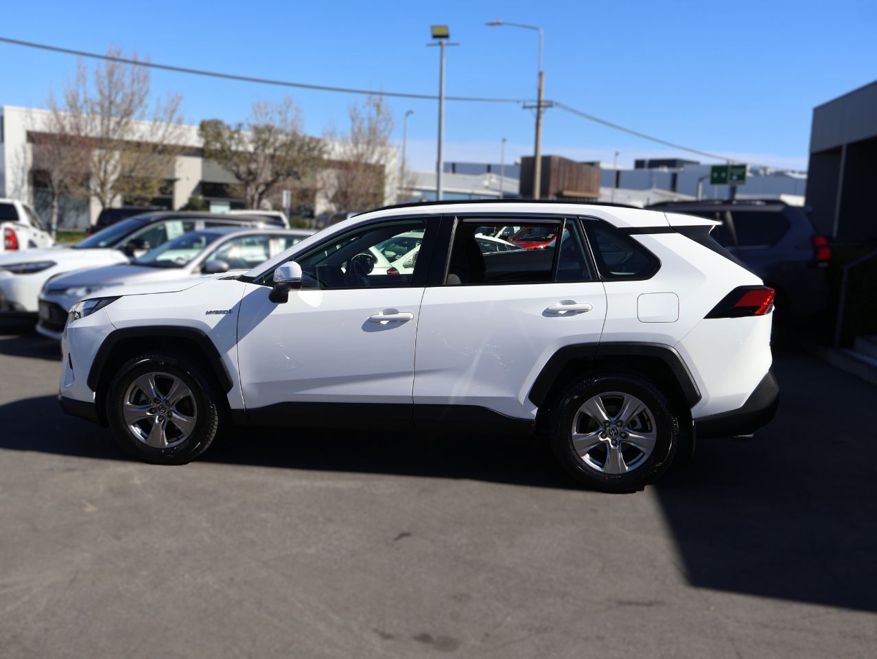 Vehicle image 4