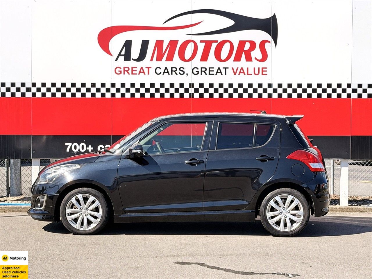 Vehicle image 5