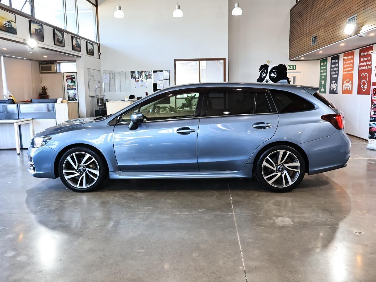 Vehicle image 5