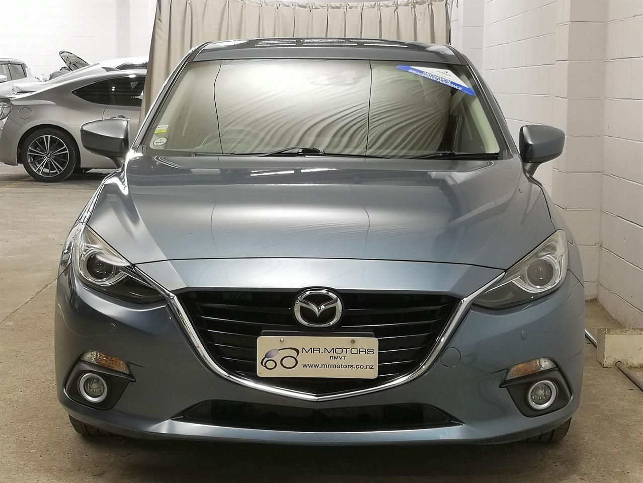 Vehicle image 4