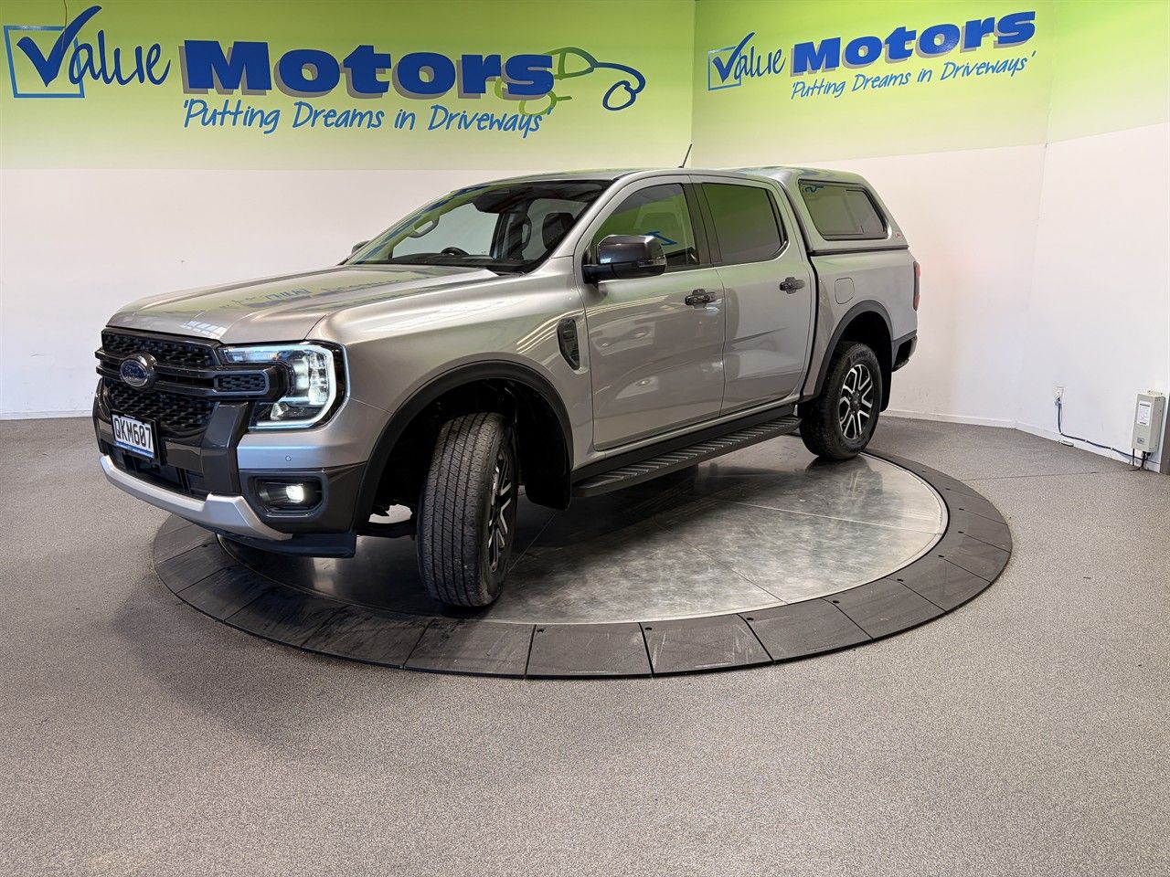 Vehicle image 3