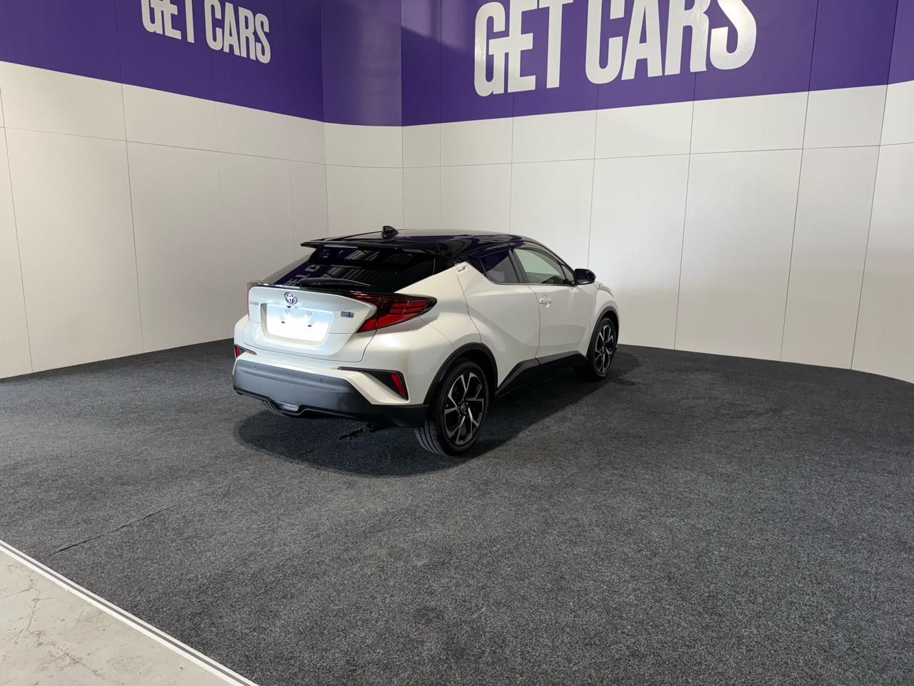 Vehicle image 4