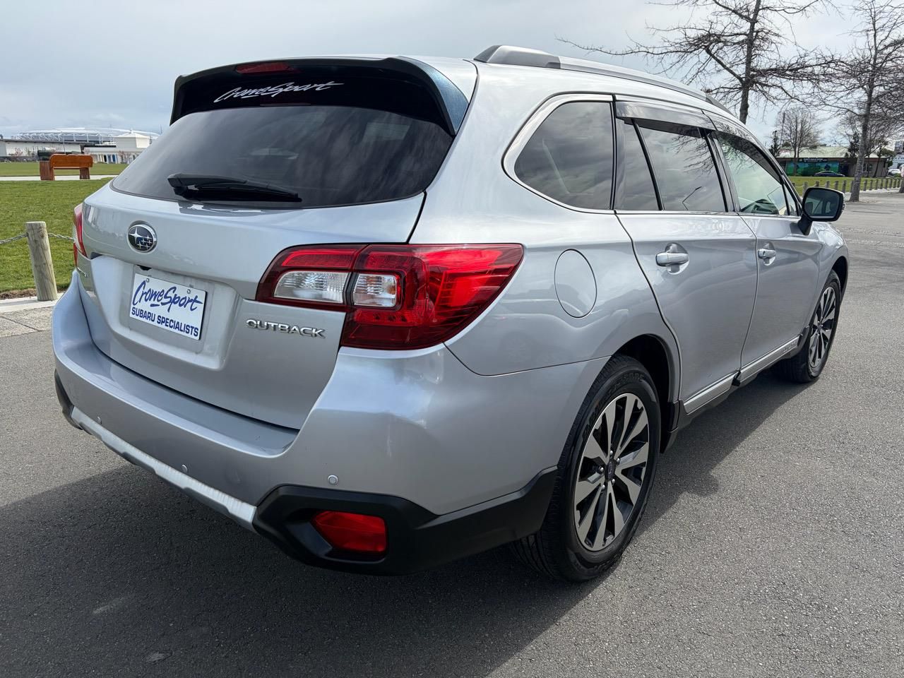 Vehicle image 4