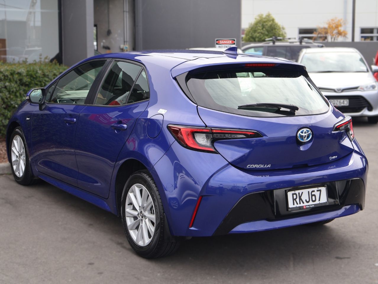 Vehicle image 5
