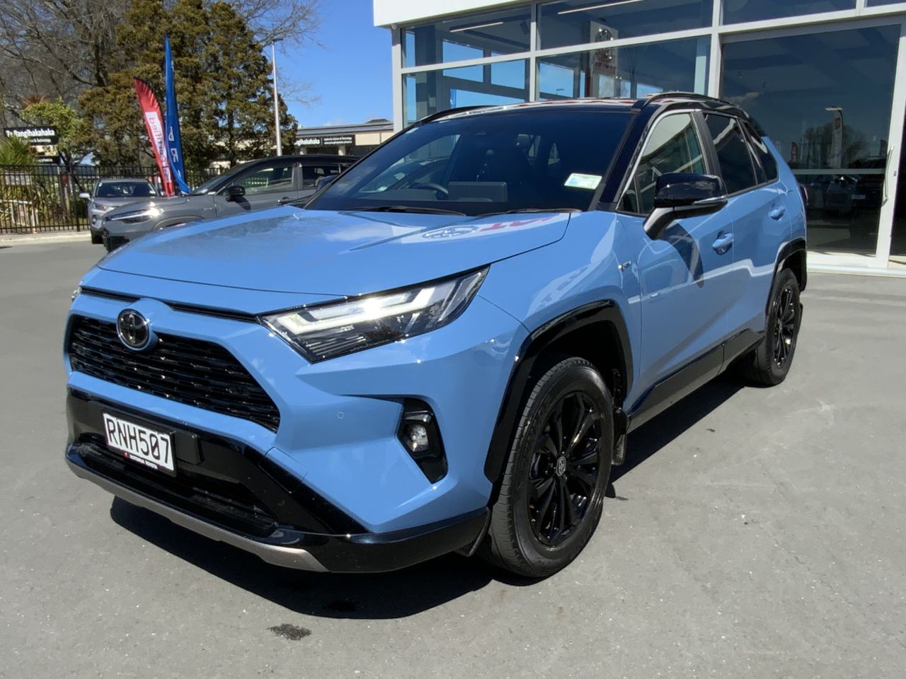 Vehicle image 4